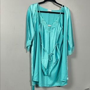 Vintage Michele Laurent Chemise and Robe Set size small